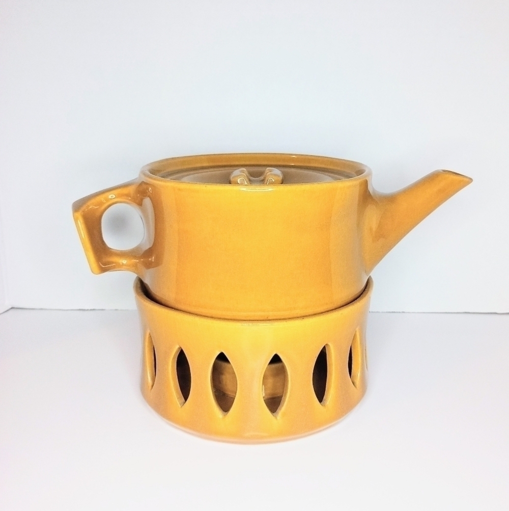 Vtg Beauce ceramic teapot